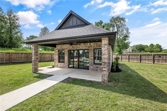 5104 S Haxton Circle, Bentonville, AR 72713