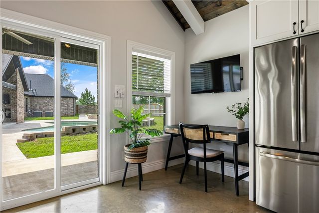 5104 S Haxton Circle, Bentonville, AR 72713