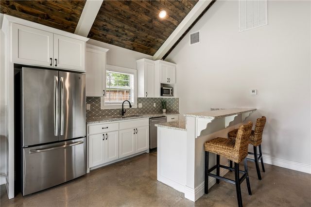 5104 S Haxton Circle, Bentonville, AR 72713