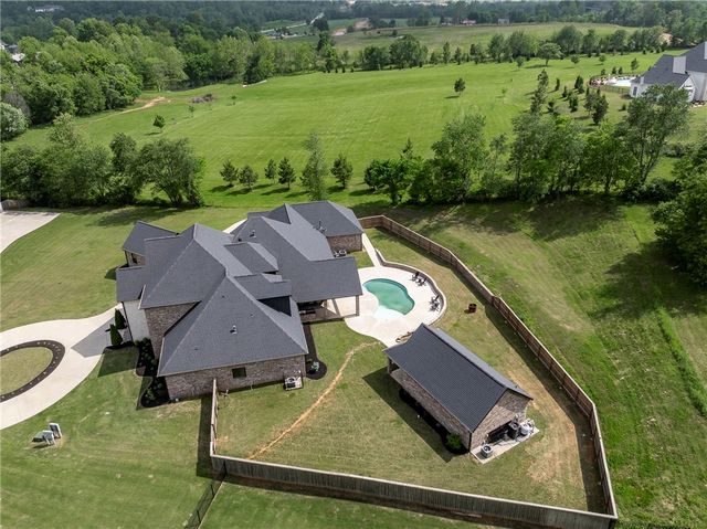 5104 S Haxton Circle, Bentonville, AR 72713