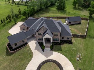 5104 S Haxton Circle, Bentonville, AR 72713