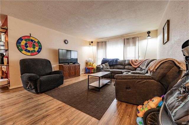 112 Vine Street, Gas City, IN 46933