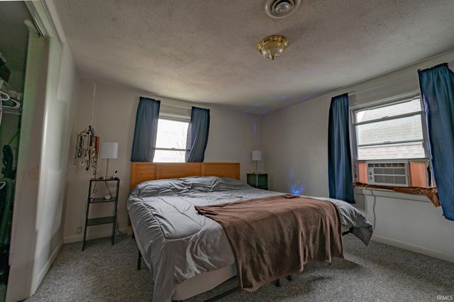 112 Vine Street, Gas City, IN 46933