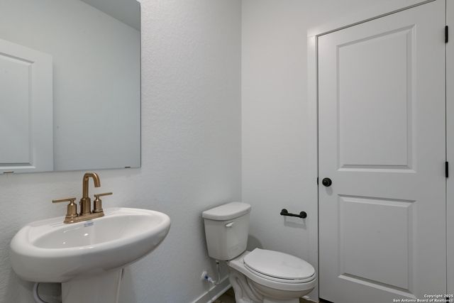 1452 Lockett Falls, San Antonio, TX 78245