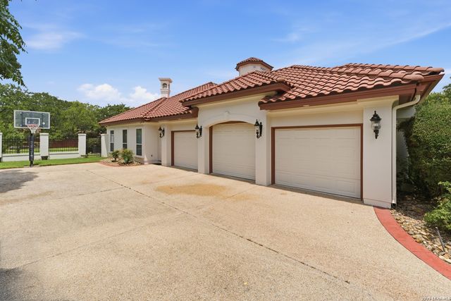 211 Geddington, Shavano Park, TX 78249