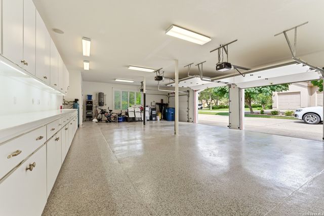 211 Geddington, Shavano Park, TX 78249