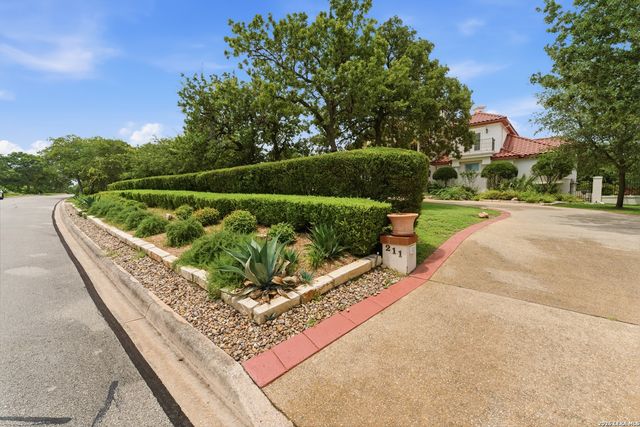 211 Geddington, Shavano Park, TX 78249