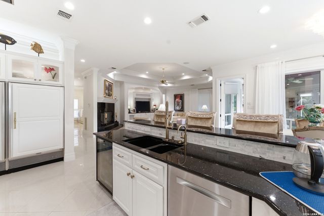 211 Geddington, Shavano Park, TX 78249