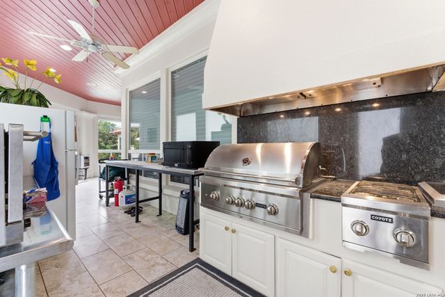 211 Geddington, Shavano Park, TX 78249