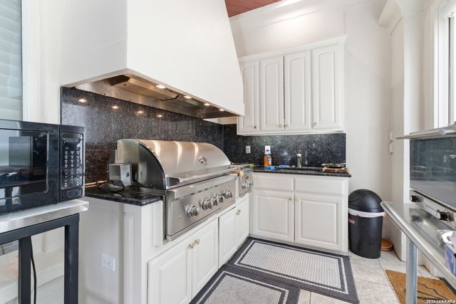 211 Geddington, Shavano Park, TX 78249