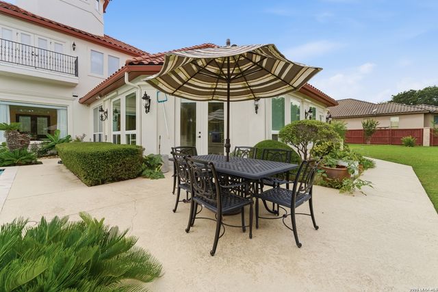 211 Geddington, Shavano Park, TX 78249