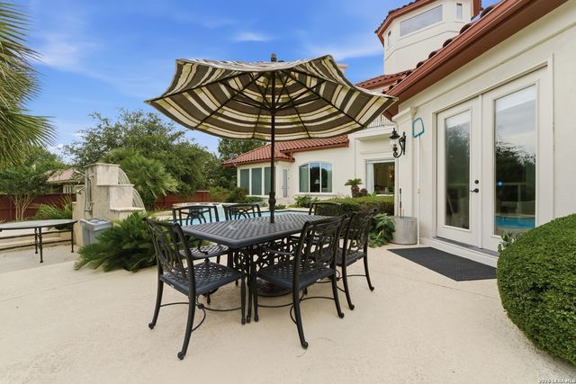 211 Geddington, Shavano Park, TX 78249