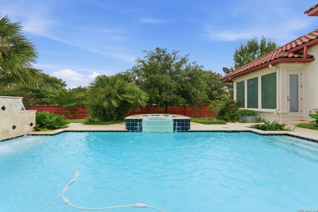 211 Geddington, Shavano Park, TX 78249