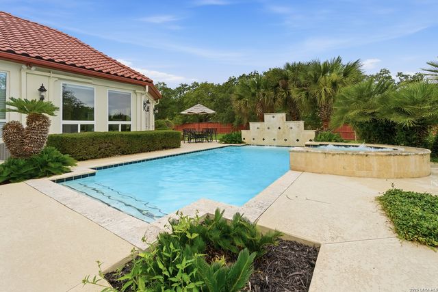 211 Geddington, Shavano Park, TX 78249