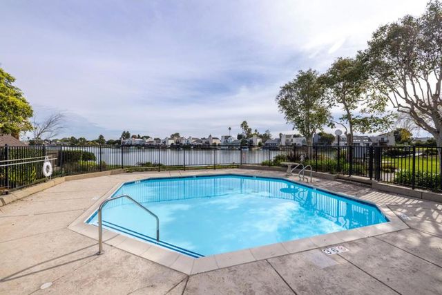 59 Cove Lane 59, Redwood City, CA 94065