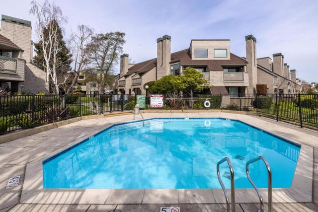 59 Cove Lane 59, Redwood City, CA 94065