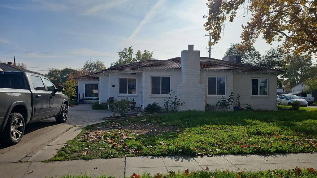 4904 E Nevada Avenue, Fresno, CA 93727