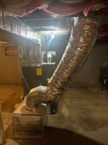 542 Post Avenue, Bellport, NY 11713