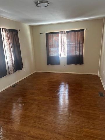 542 Post Avenue, Bellport, NY 11713