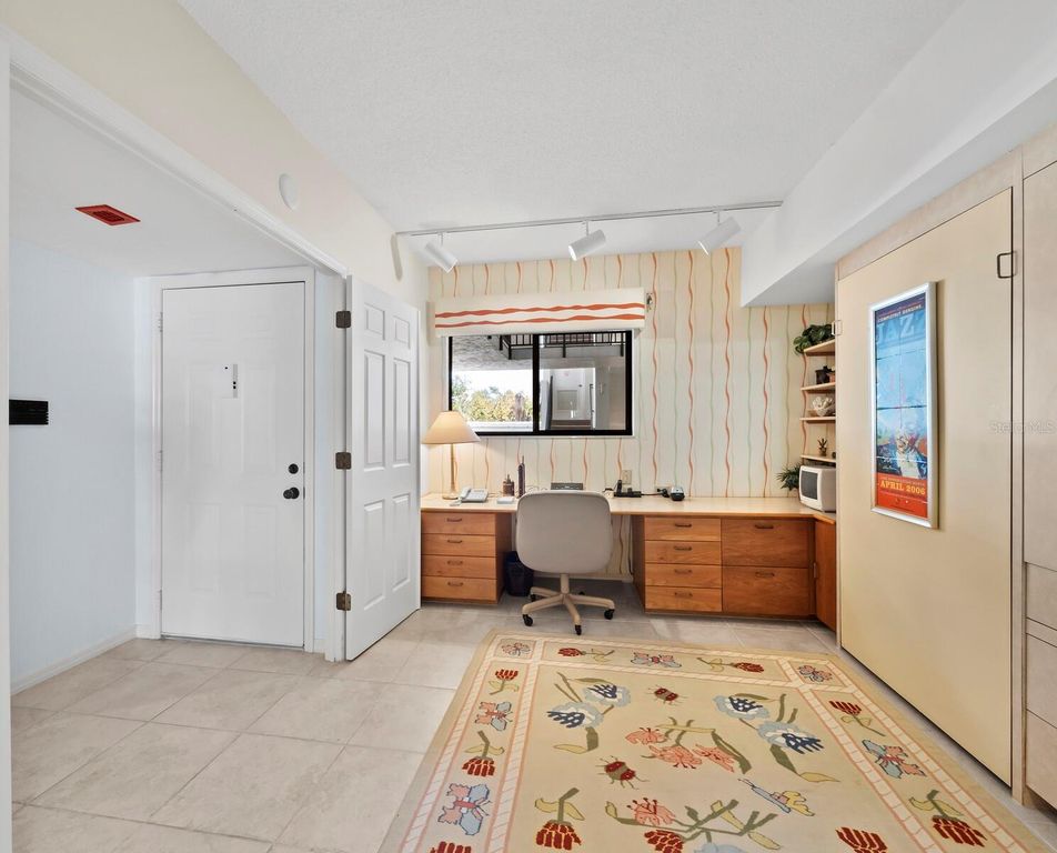 Image 22 of property listing at 1445 GULF OF MEXICO DRIVE 103, Longboat Key, FL 34228
