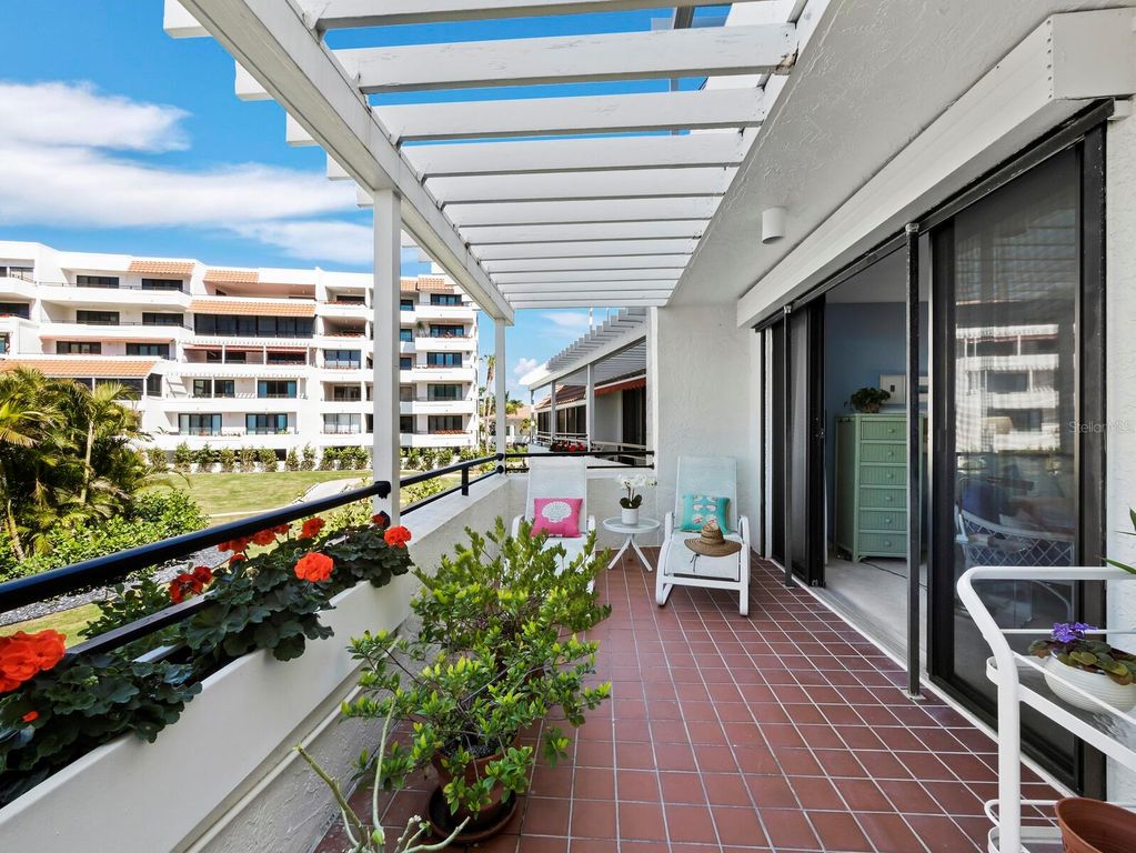 Image 35 of property listing at 1445 GULF OF MEXICO DRIVE 103, Longboat Key, FL 34228