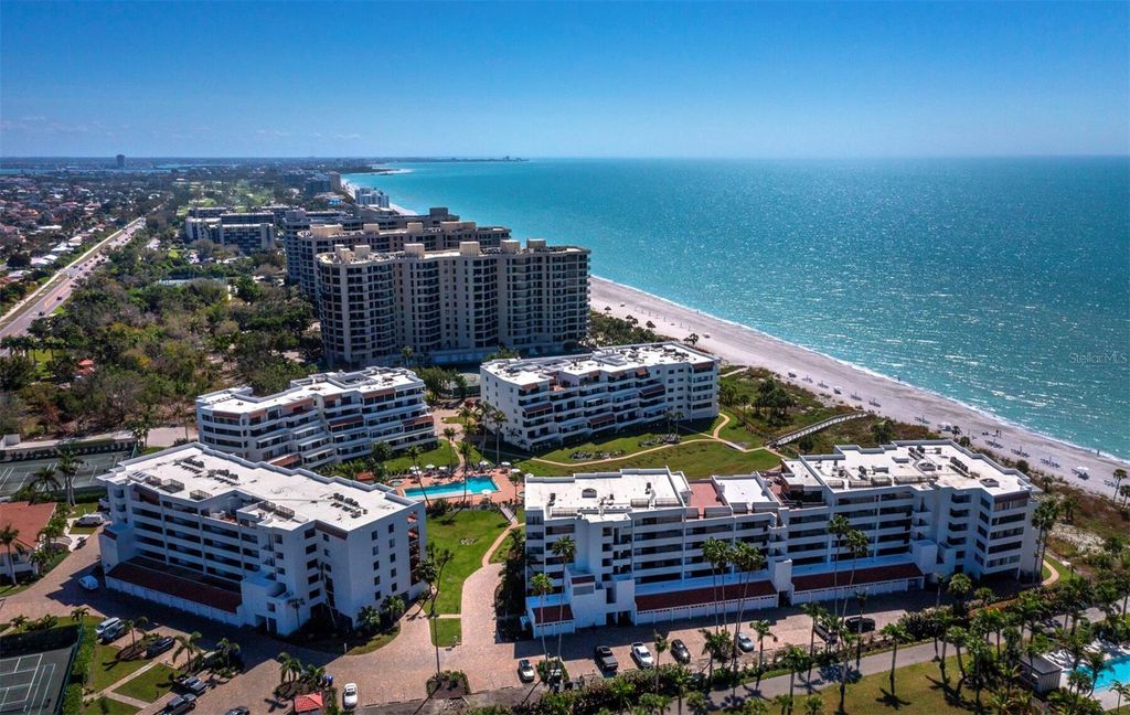 Image 43 of property listing at 1445 GULF OF MEXICO DRIVE 103, Longboat Key, FL 34228