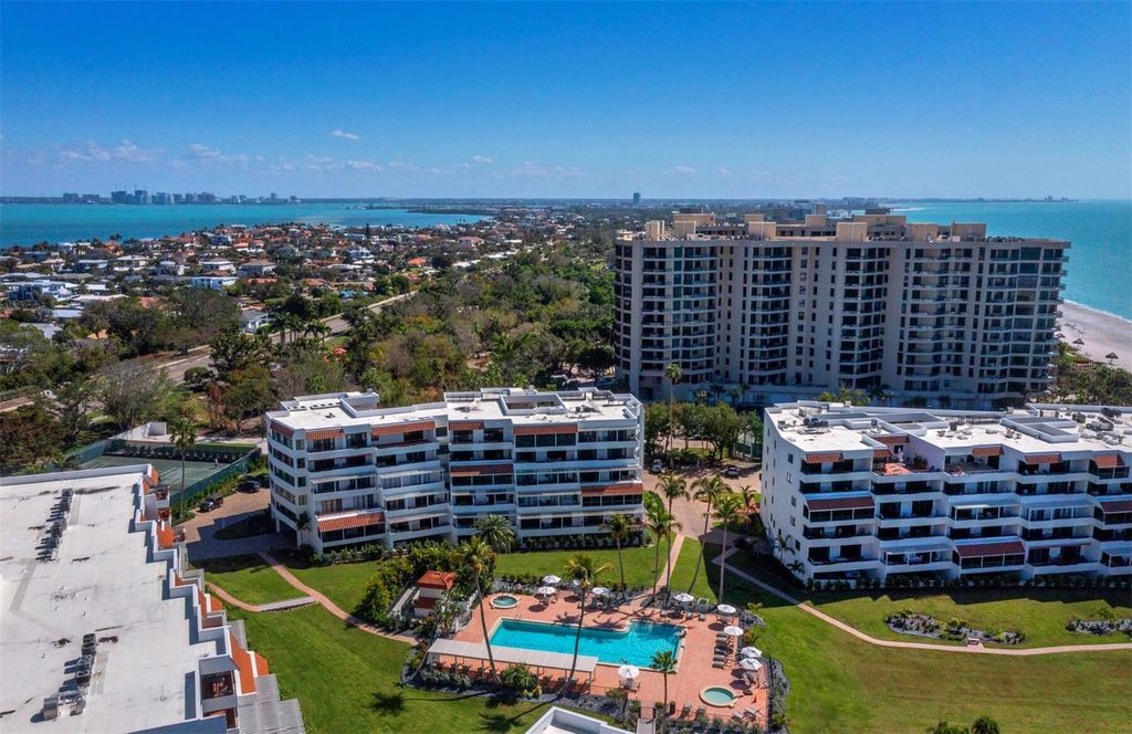 Image 45 of property listing at 1445 GULF OF MEXICO DRIVE 103, Longboat Key, FL 34228