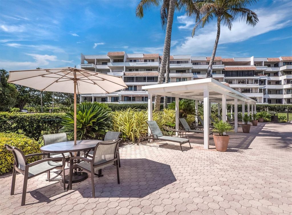 Image 50 of property listing at 1445 GULF OF MEXICO DRIVE 103, Longboat Key, FL 34228