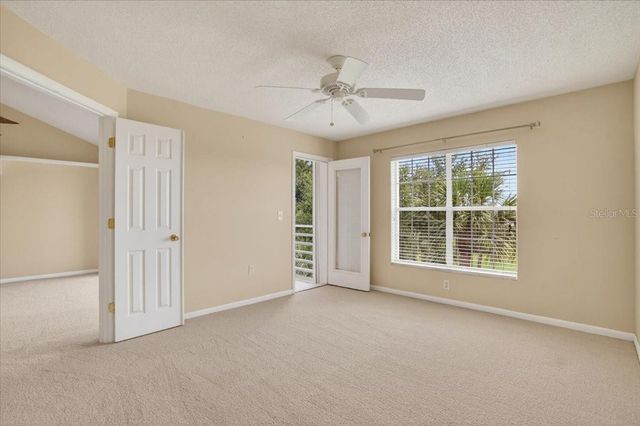 1040 WEXFORD BOULEVARD 1040, Venice, FL 34293