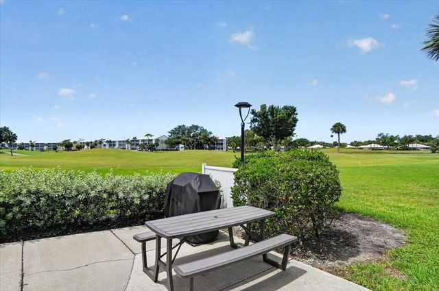 1040 WEXFORD BOULEVARD 1040, Venice, FL 34293