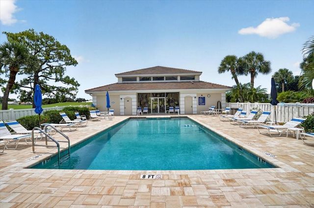 1040 WEXFORD BOULEVARD 1040, Venice, FL 34293