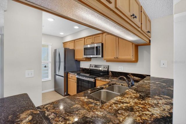 1040 WEXFORD BOULEVARD 1040, Venice, FL 34293