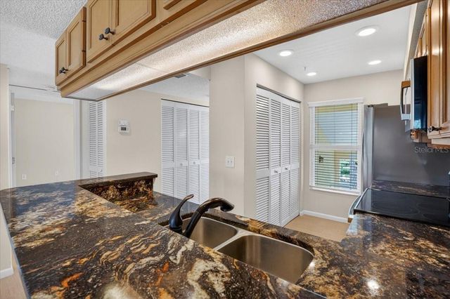 1040 WEXFORD BOULEVARD 1040, Venice, FL 34293