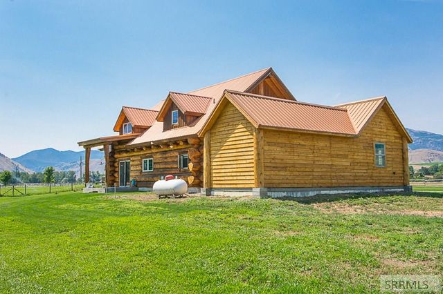 28 Fife Lane, Salmon, ID 83467