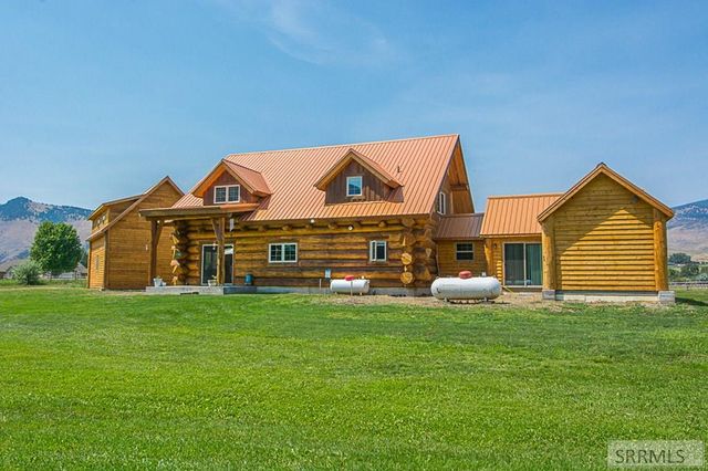 28 Fife Lane, Salmon, ID 83467