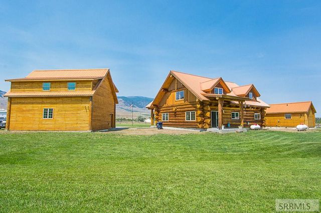 28 Fife Lane, Salmon, ID 83467