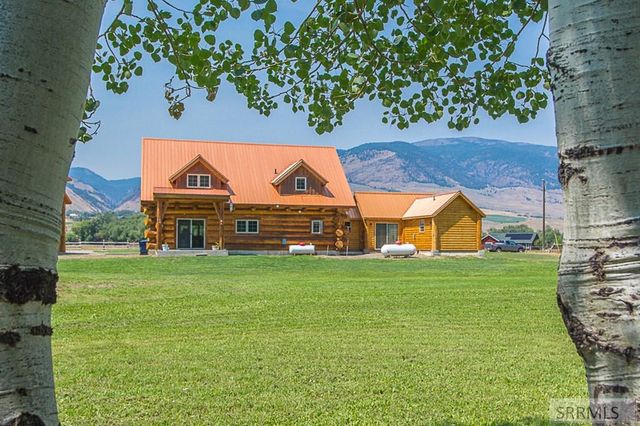 28 Fife Lane, Salmon, ID 83467