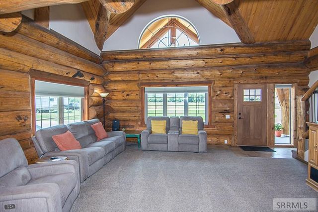 28 Fife Lane, Salmon, ID 83467