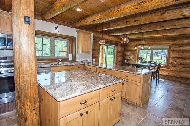 28 Fife Lane, Salmon, ID 83467