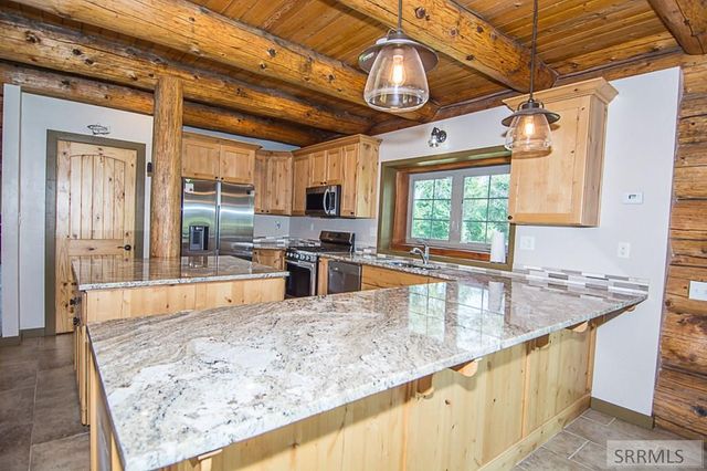 28 Fife Lane, Salmon, ID 83467