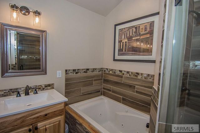 28 Fife Lane, Salmon, ID 83467