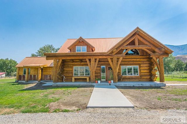 28 Fife Lane, Salmon, ID 83467