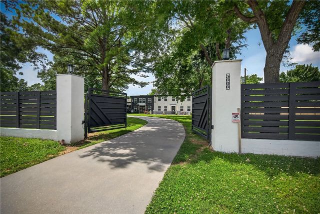 3000 N Dixieland Road, Little Flock, AR 72756