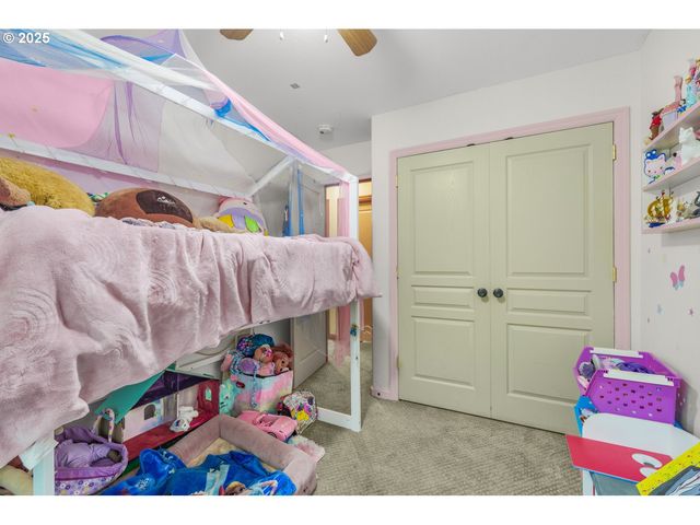 38909 SANDY HEIGHTS St, Sandy, OR 97055