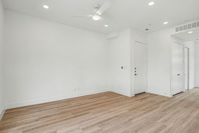 2217 N Fitzhugh Avenue 303, Dallas, TX 75204