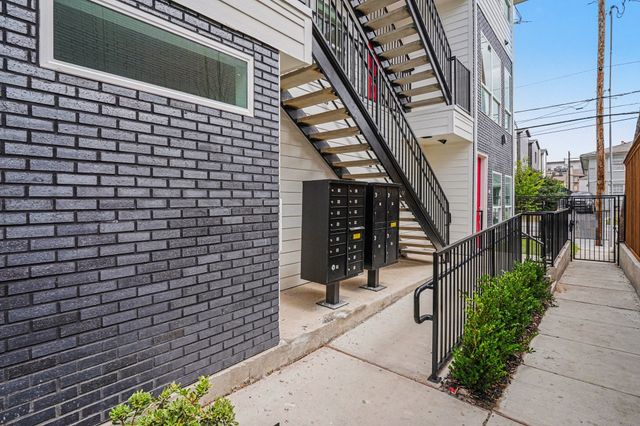 2217 N Fitzhugh Avenue 303, Dallas, TX 75204
