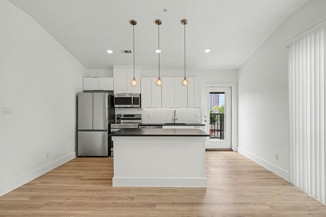 2217 N Fitzhugh Avenue 303, Dallas, TX 75204