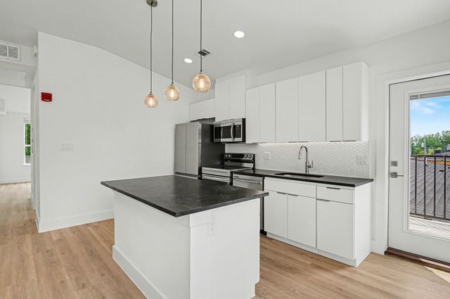 2217 N Fitzhugh Avenue 303, Dallas, TX 75204