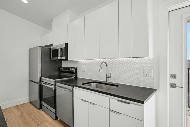 2217 N Fitzhugh Avenue 303, Dallas, TX 75204