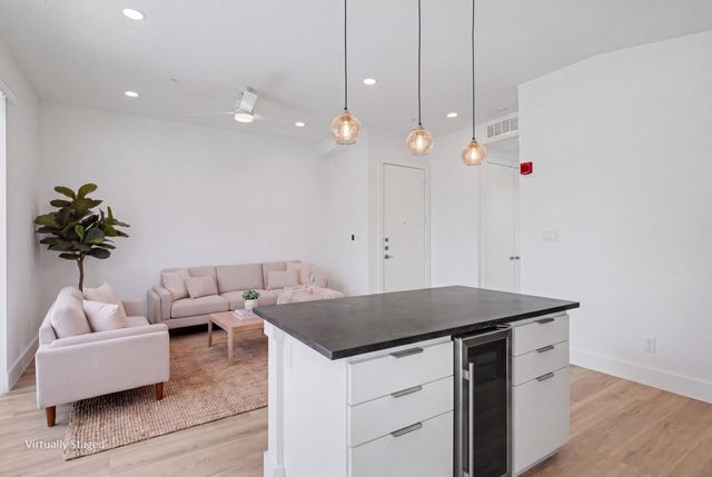 2217 N Fitzhugh Avenue 303, Dallas, TX 75204